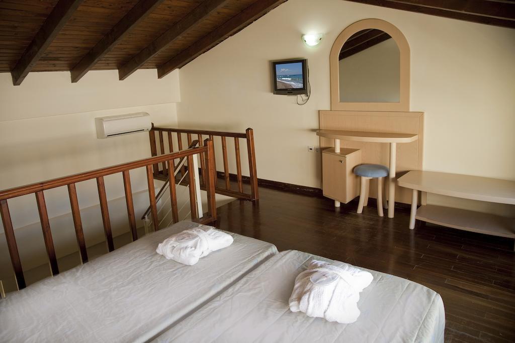 Jo An Beach Hotel Adelianos Kampos Exterior photo